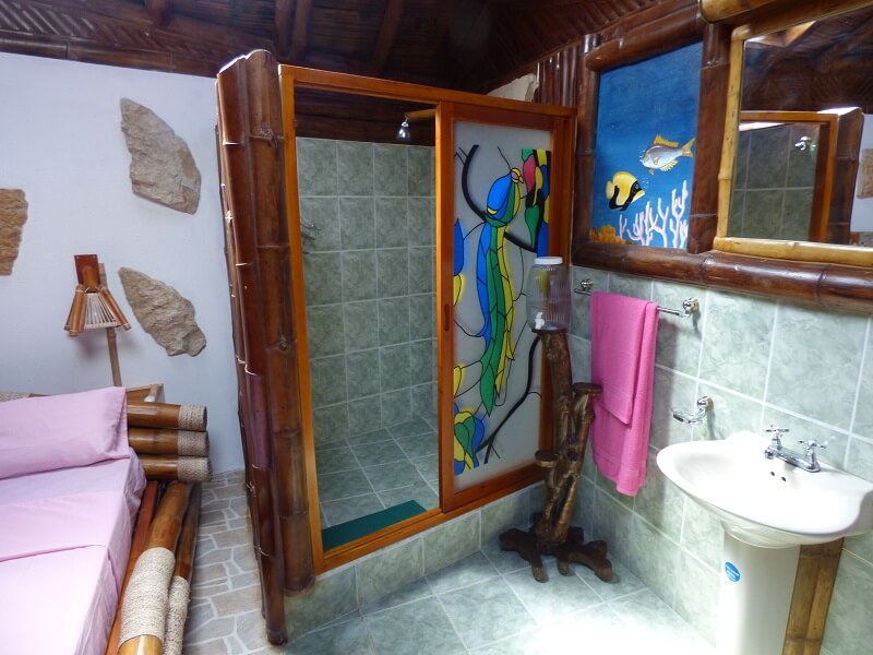 Badezimmer in der Hacienda El Dorado, Ecuador