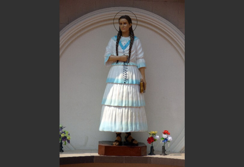 Statue sister Narcisa in Nobol, Ecuador